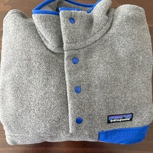 New with Tags Patagonia Gray Snap-T Pullover with Blue Trim, L